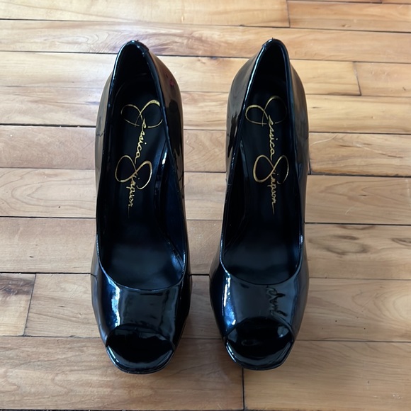 Jessica Simpson black platform heels - Picture 3 of 8